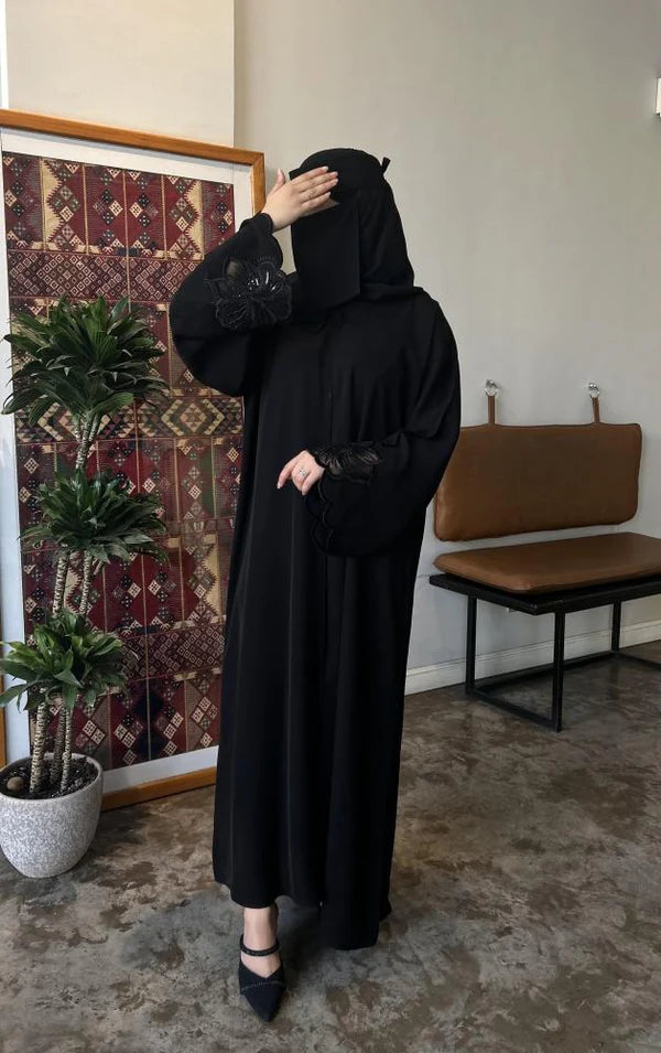 عبايه قمر نص كلوش او عادي