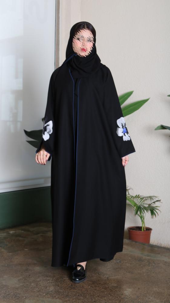 عباية سما بوردة زرقاء